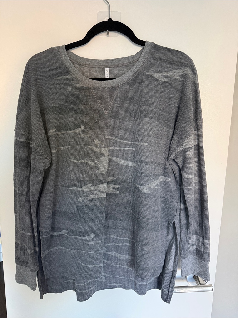 Z Supply Gray Camo Scoop Neck Knit Pullover